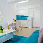 Stephanie Apartment *